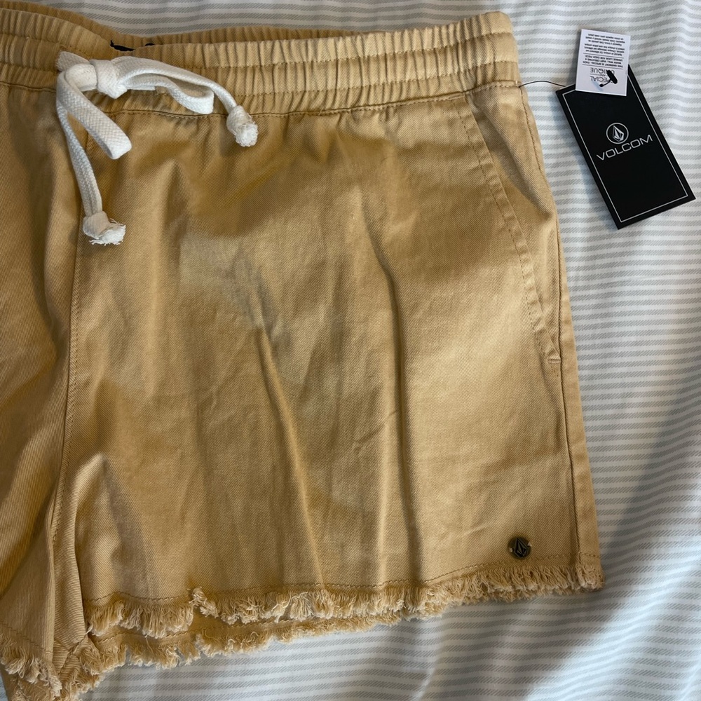 Volcom Shorts - Picture 2 of 4